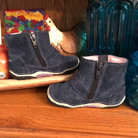 SOLD! 🦄 Stride Rite Sz 6.5 Suede Boots - Picture 4 of 9